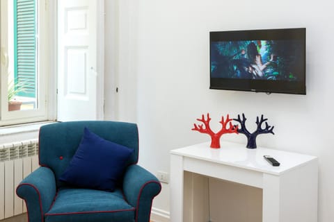 TV and multimedia, Decorative detail, Bedroom, internet