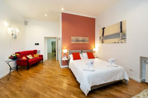 Bed, Photo of the whole room, Bedroom, internet, safe, towels