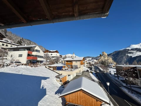 Nearby landmark, Winter