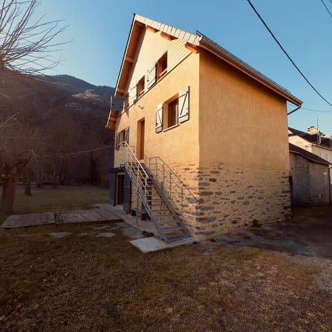 Property building, Natural landscape, Mountain view