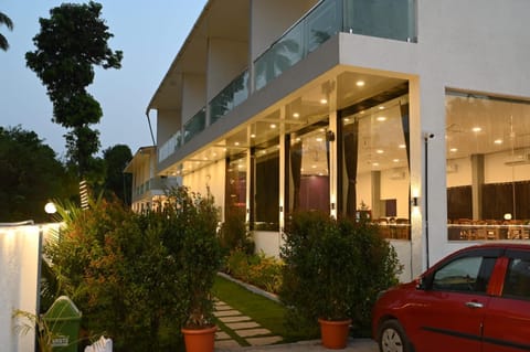 Property building, Natural landscape, View (from property/room), Parking