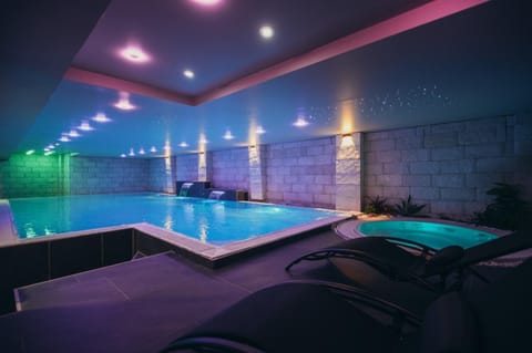 Spa and wellness centre/facilities, Pool view, Swimming pool