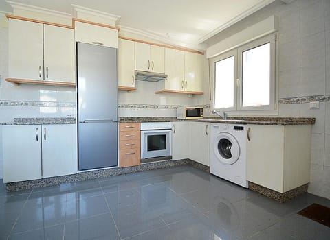Kitchen or kitchenette, oven, pet friendly, washing machine