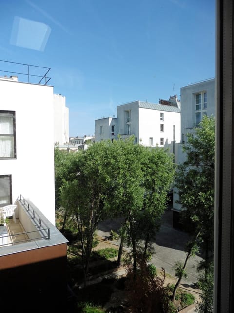 Property building, Day