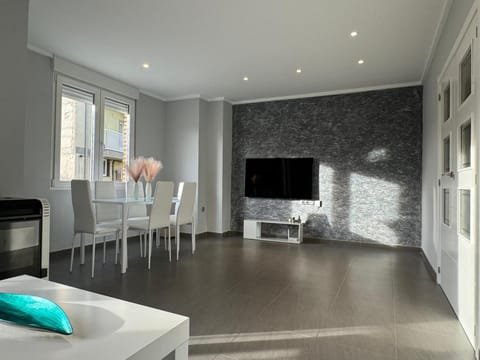 Communal lounge/ TV room, TV and multimedia, Living room, Seating area