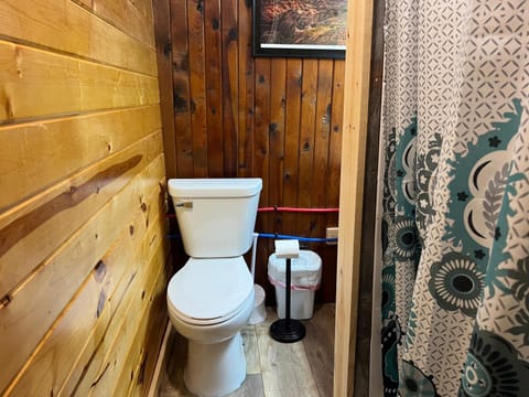 Galena Road Cabins Cabin in North Lawrence