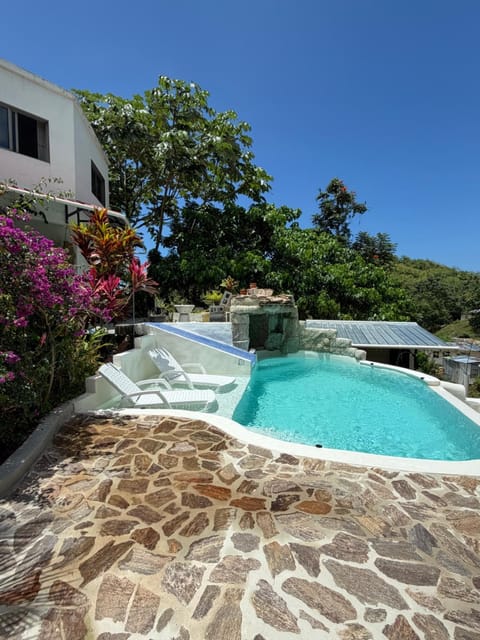Property building, Garden, Pool view, Swimming pool, Swimming pool, sunbed