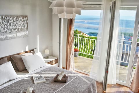 Bed, View (from property/room), Balcony/Terrace, Bedroom, Sea view