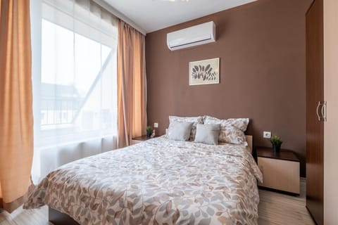 Bed, Bedroom, air conditioner