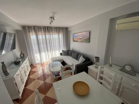 TV and multimedia, Living room, Seating area, hair dresser