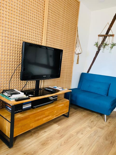 TV and multimedia, Seating area