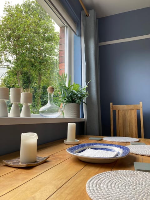 Cosy at Cumberland - Double room with shared bathroom Vacation rental in Belfast