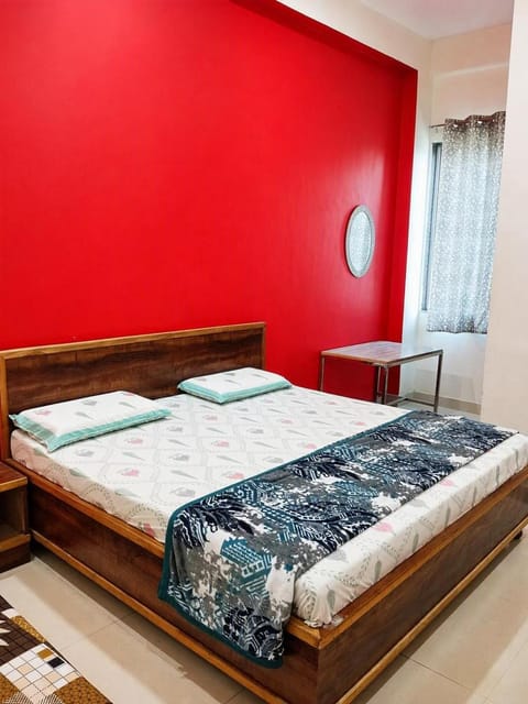 Photo of the whole room, Bedroom