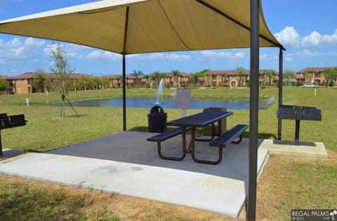 Villas at Regal Palms-4 Bedroom3.5 bath Townhouse Apartment in Four Corners