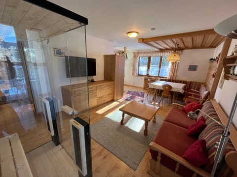 Communal lounge/ TV room, Living room, Seating area