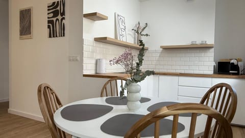 Dining area, kitchen