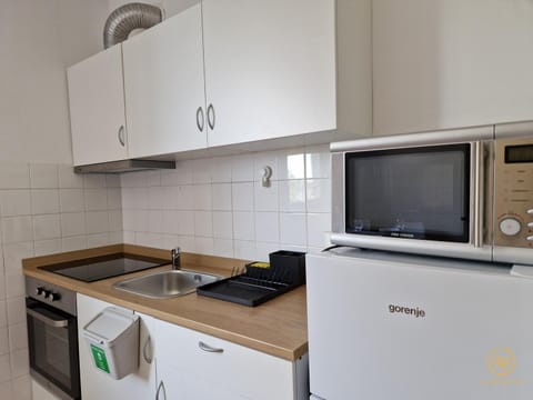 Kitchen or kitchenette, minibar, pet friendly, stove