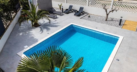Patio, Day, Pool view, Swimming pool, sunbed