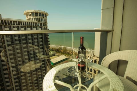 Day, View (from property/room), Balcony/Terrace, Sea view, Alcoholic drinks