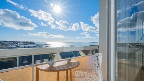 EVASION MARINE appartement VUE MER 2-4 personnes Apartment in Concarneau