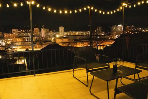 Night, View (from property/room), Balcony/Terrace, Seating area, City view