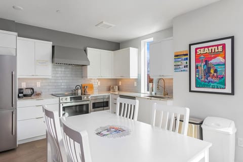 Back to The Future Sweet Suites Bed and Breakfast in South Lake Union