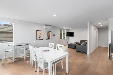 Back to The Future Sweet Suites Bed and Breakfast in South Lake Union