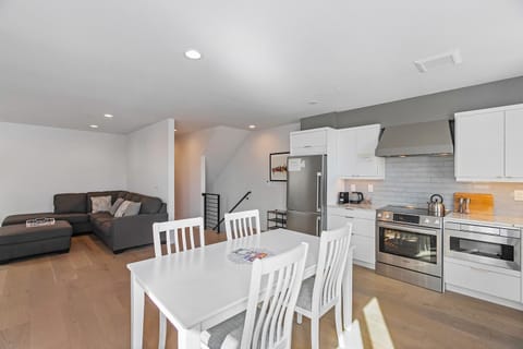 Back to The Future Sweet Suites Bed and Breakfast in South Lake Union