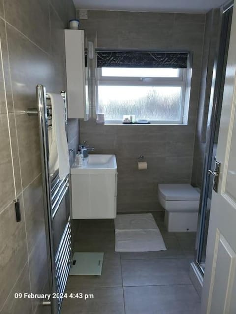 Toilet, Bathroom, towels, dryer