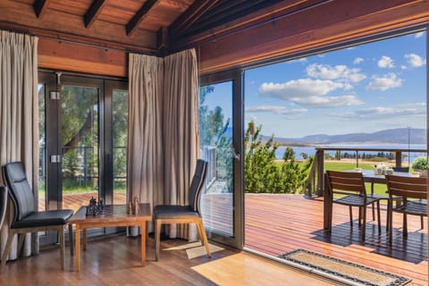Patio, Balcony/Terrace, Seating area, Lake view, Mountain view