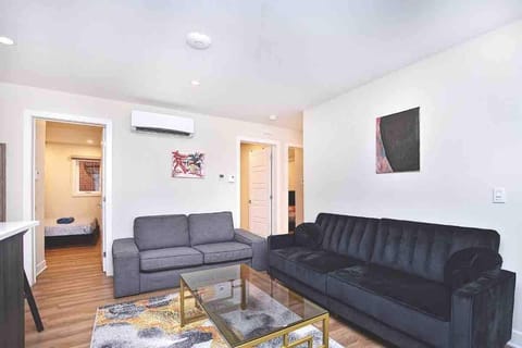 Communal lounge/ TV room, Seating area, air conditioner