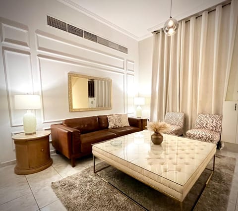 Brightful and joyful 4 bedroom villa House in Al Sharjah