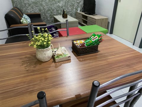 Coffee/tea facilities, Dining area