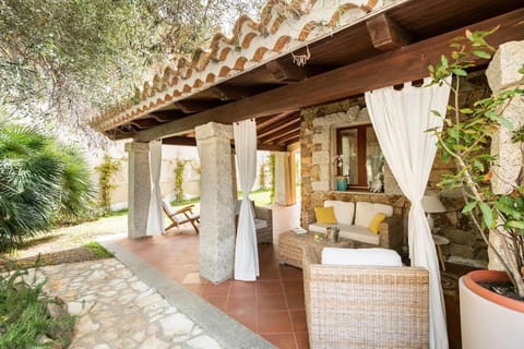 Patio, Day