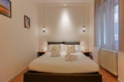 Bed, Photo of the whole room, Bedroom, internet