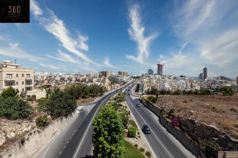 Day, Neighbourhood, Natural landscape, Bird's eye view, City view, Street view