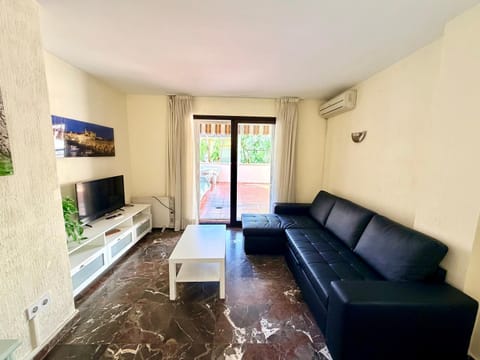 TV and multimedia, Balcony/Terrace, Living room