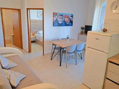 Living room, Photo of the whole room, Seating area, Dining area