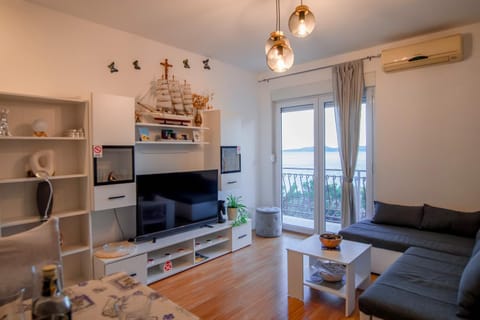 Apartments Lokva Beach Apartment in Split-Dalmatia County
