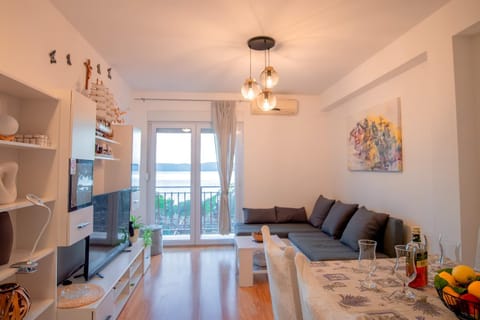 Apartments Lokva Beach Apartment in Split-Dalmatia County