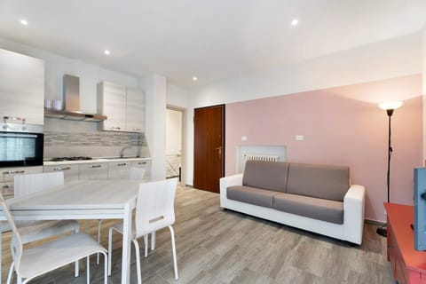 Sweet Home Apartments Peperoncino Apartment in Arona