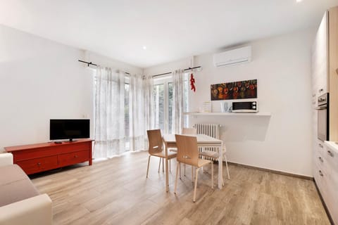 Sweet Home Apartments Peperoncino Apartment in Arona