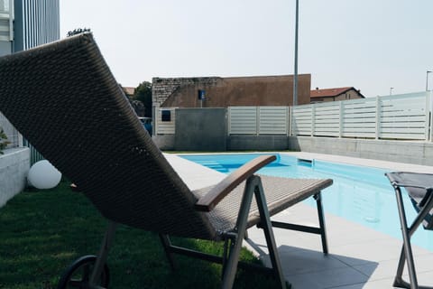 Pool view, Swimming pool, sunbed