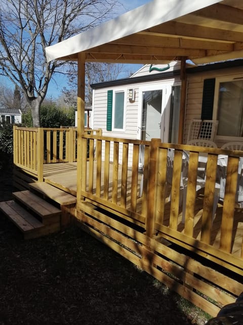 Mobil home Chez 118 Alain Campground/ 
RV Resort in La Roque-d'Anthéron