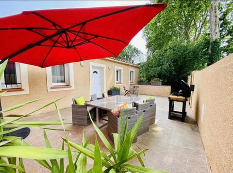 Patio, BBQ facilities