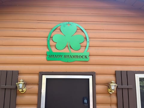 Mountain Life On Deck House in Arnold