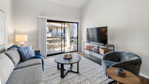 Landing Modern Apartment with Amazing Amenities (ID8013X53) Apartment in Tempe