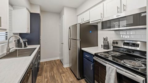 Landing Modern Apartment with Amazing Amenities (ID8013X53) Apartment in Tempe
