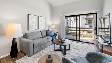 Landing Modern Apartment with Amazing Amenities (ID8013X53) Apartment in Tempe