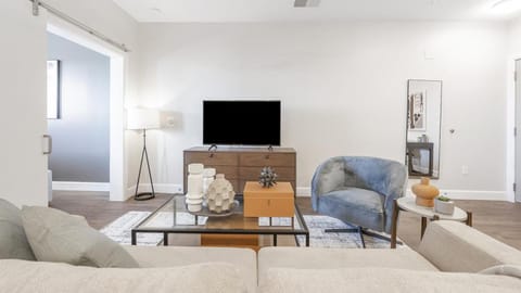 Landing Modern Apartment with Amazing Amenities (ID9124X06) Apartment in The Gulch